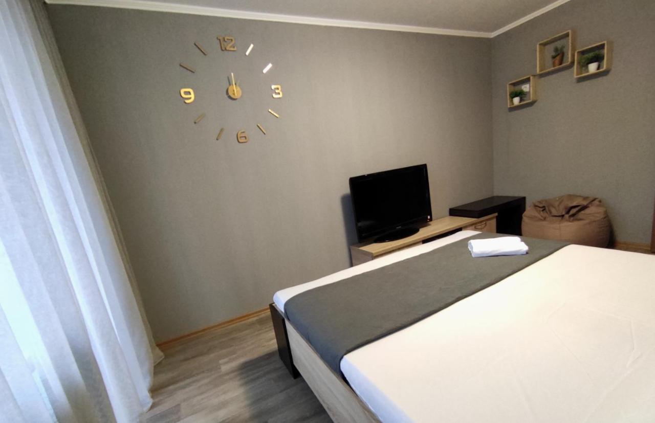 Двухкомнатные Апартаменты Центр Mystetsʹka 3 Kr Apartments Кривой Рог Экстерьер фото