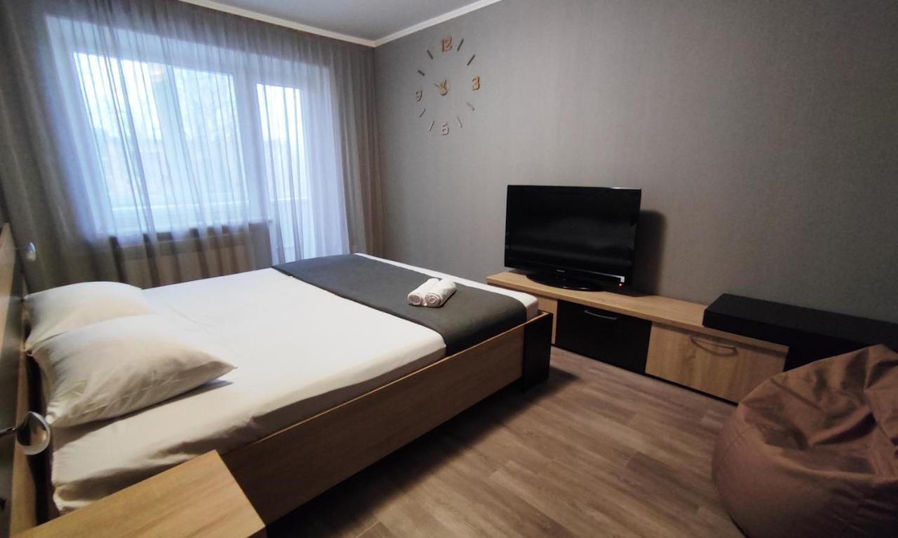 Двухкомнатные Апартаменты Центр Mystetsʹka 3 Kr Apartments Кривой Рог Экстерьер фото