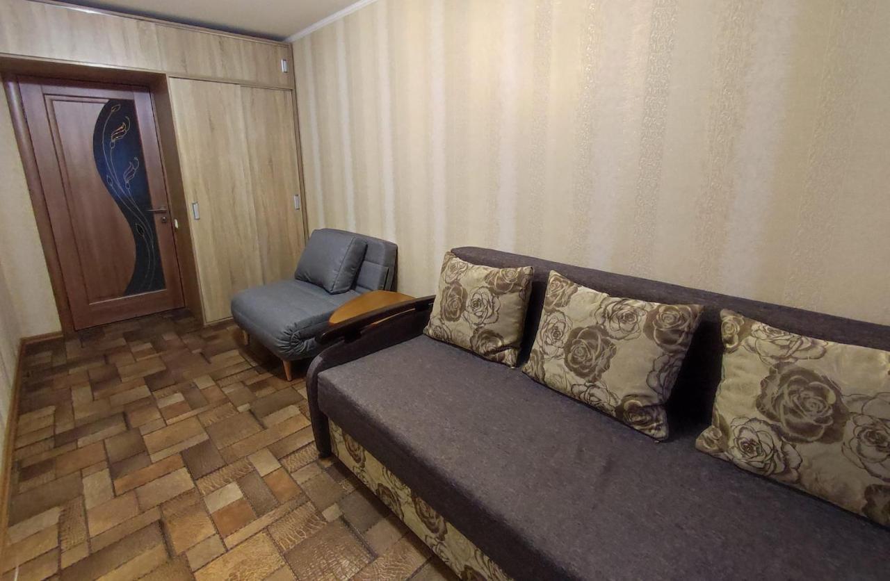 Двухкомнатные Апартаменты Центр Mystetsʹka 3 Kr Apartments Кривой Рог Экстерьер фото