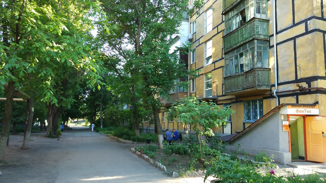 Двухкомнатные Апартаменты Центр Mystetsʹka 3 Kr Apartments Кривой Рог Экстерьер фото